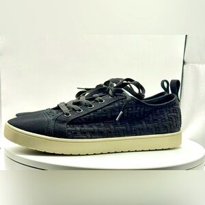 Koolaburra by UGG Women’s Black Lace-Up Sneakers Size 11‎